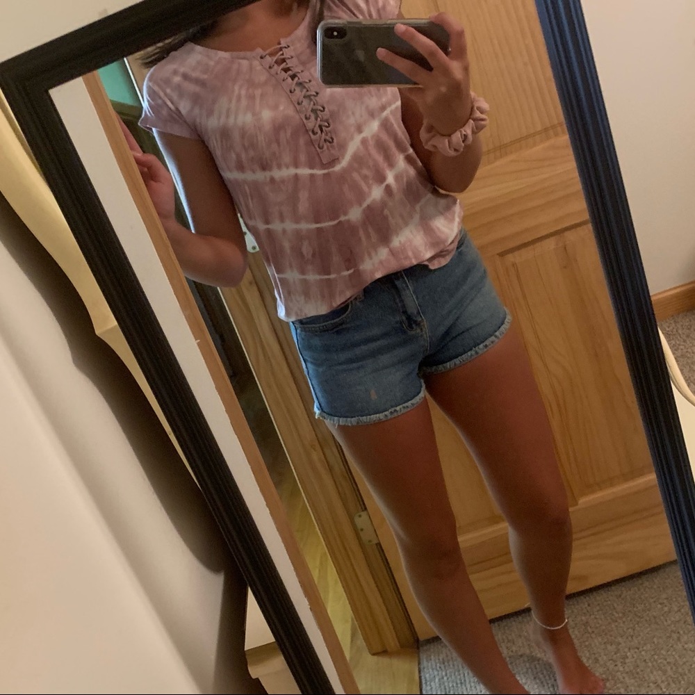 American eagle shirt and pacsun shorts